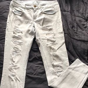 Light blue washed jeans